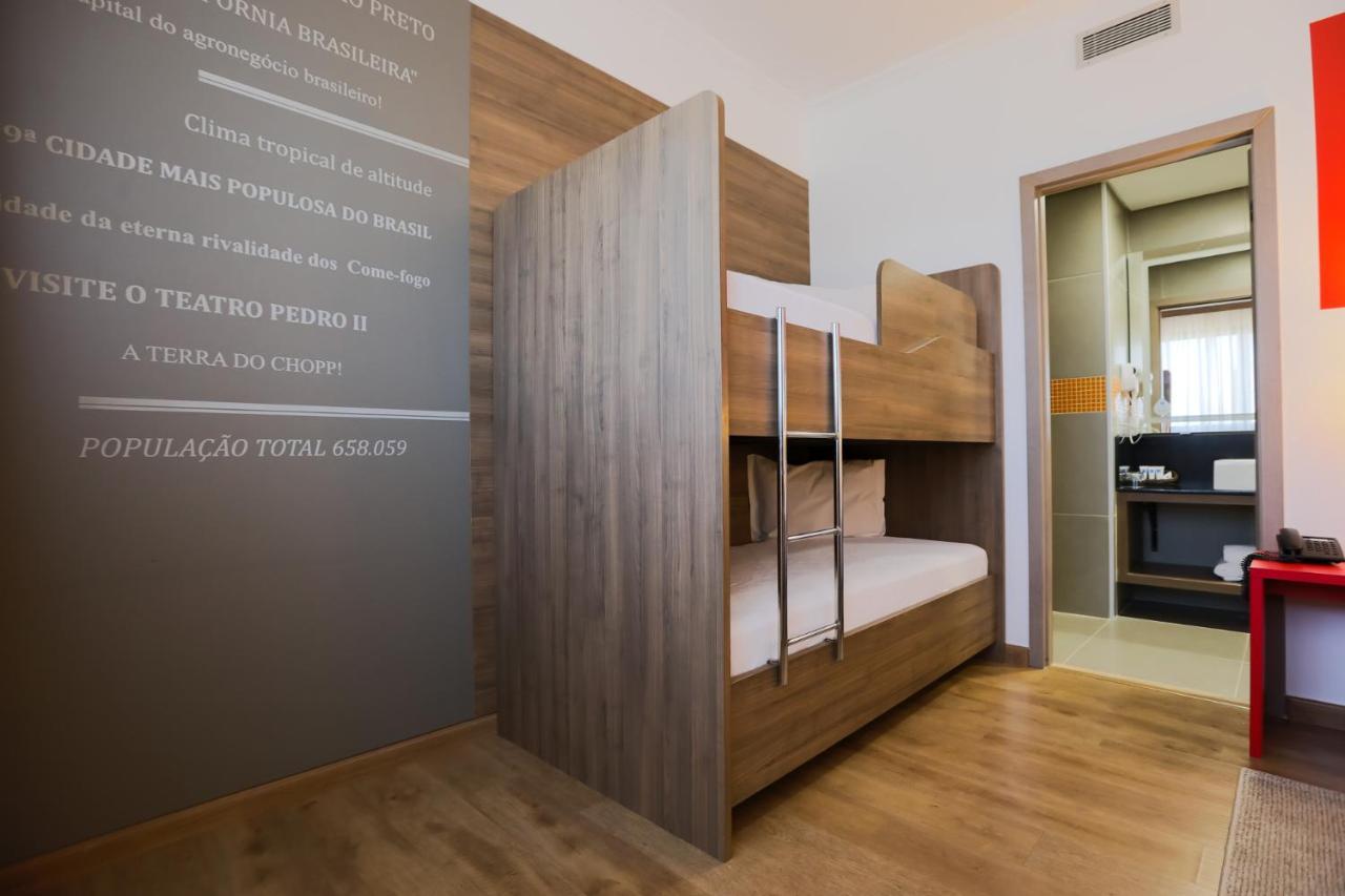 فندق Tryp By Wyndham ريبيراو بريتو المظهر الخارجي الصورة A typical room at the hotel