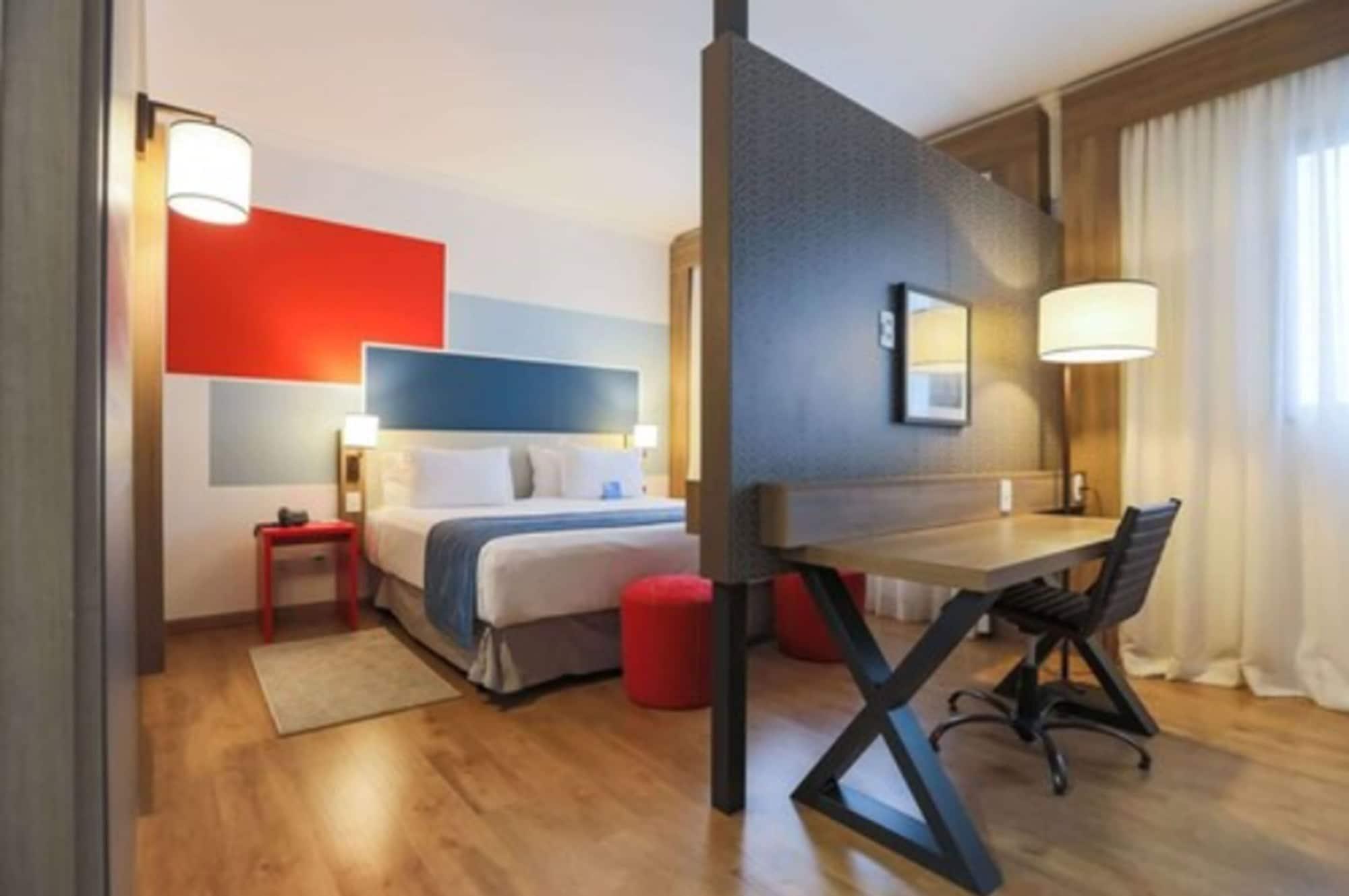 فندق Tryp By Wyndham ريبيراو بريتو المظهر الخارجي الصورة Suite