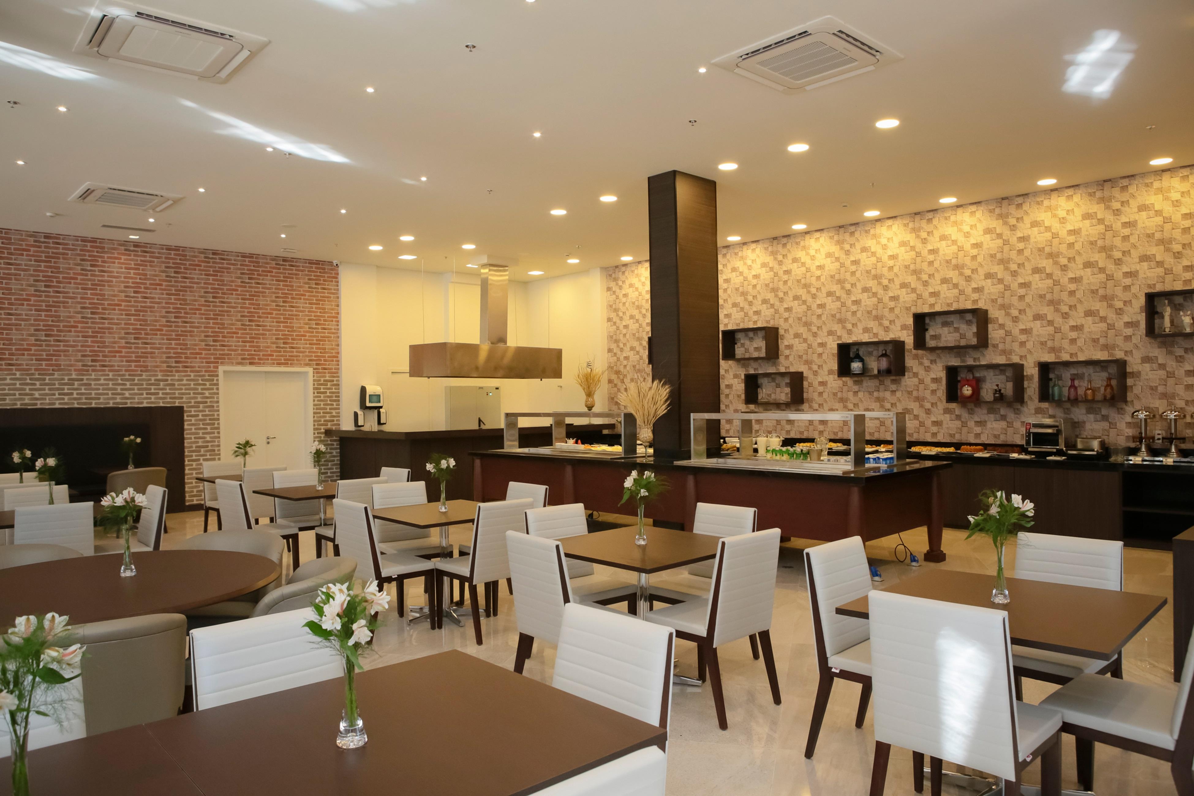 فندق Tryp By Wyndham ريبيراو بريتو المظهر الخارجي الصورة The dining room