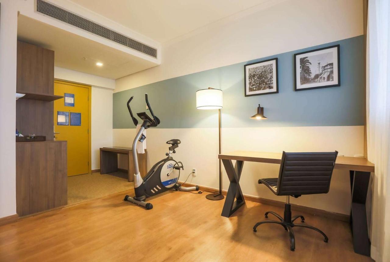 فندق Tryp By Wyndham ريبيراو بريتو المظهر الخارجي الصورة A typical room at the hotel