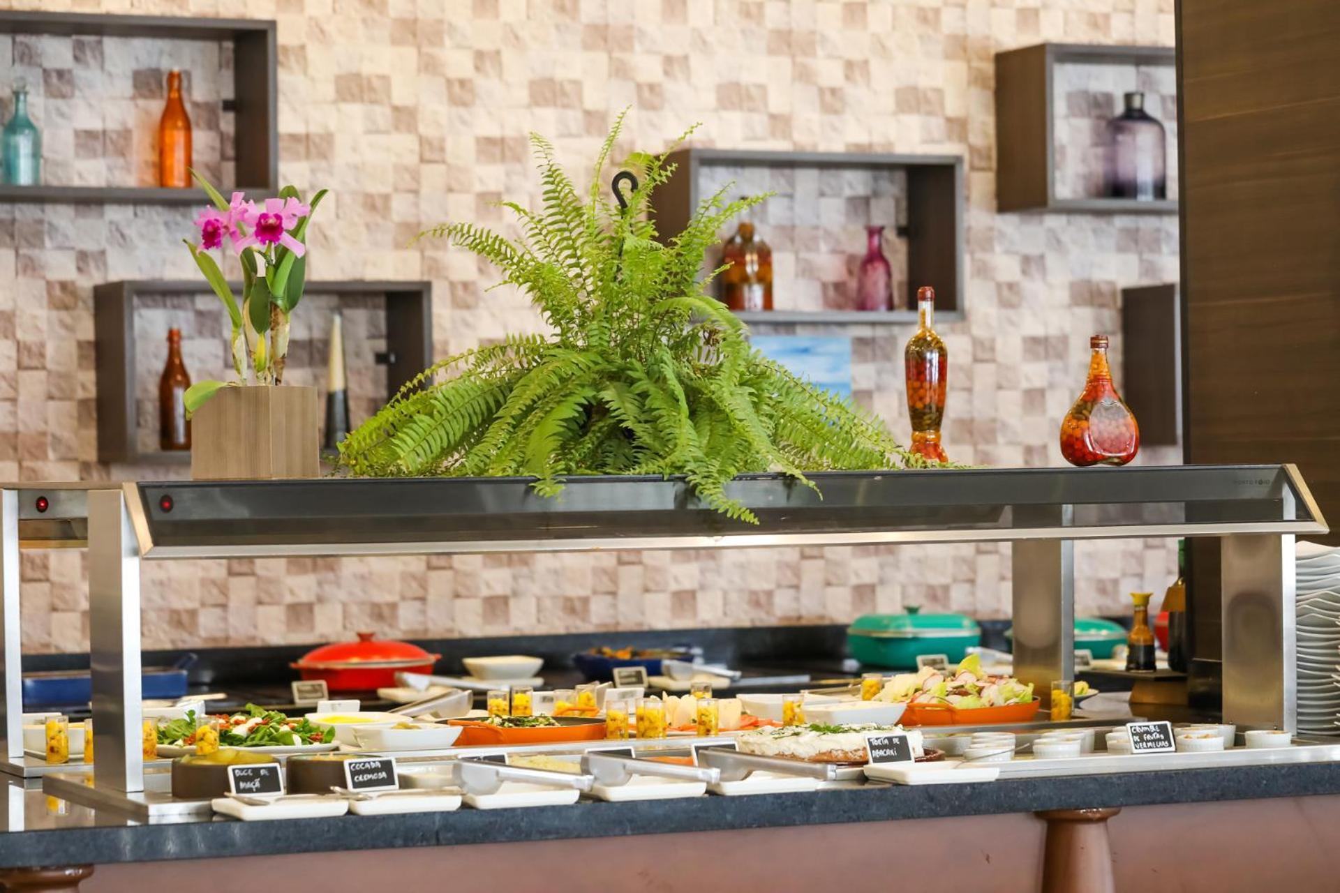 فندق Tryp By Wyndham ريبيراو بريتو المظهر الخارجي الصورة A salad bar