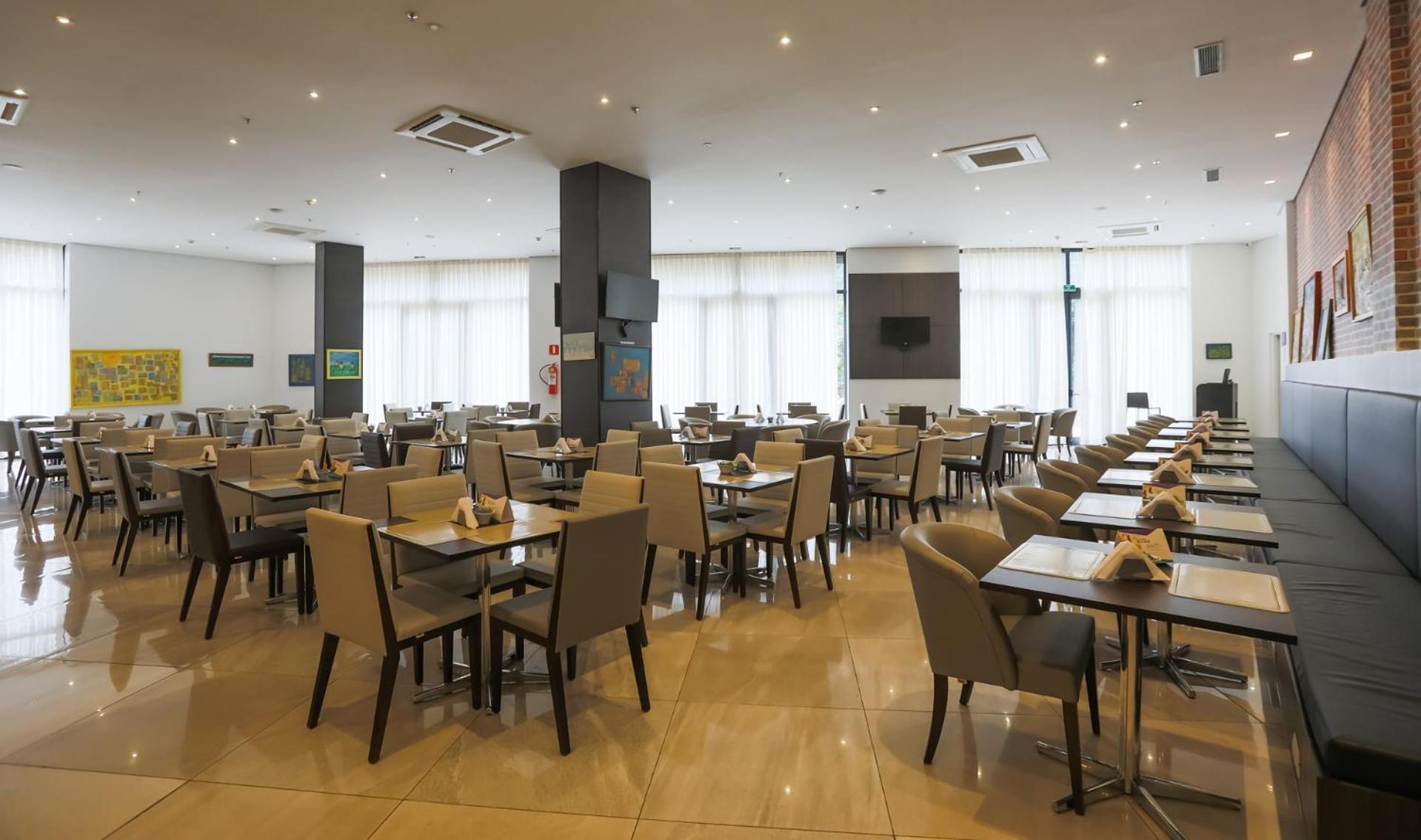 فندق Tryp By Wyndham ريبيراو بريتو المظهر الخارجي الصورة The dining room at the airport